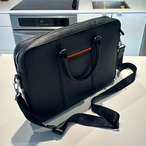 Men’s briefcase. Brand new, only used twice. No visible signs of wear!